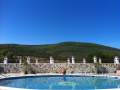 piscina con vistas a la sierra